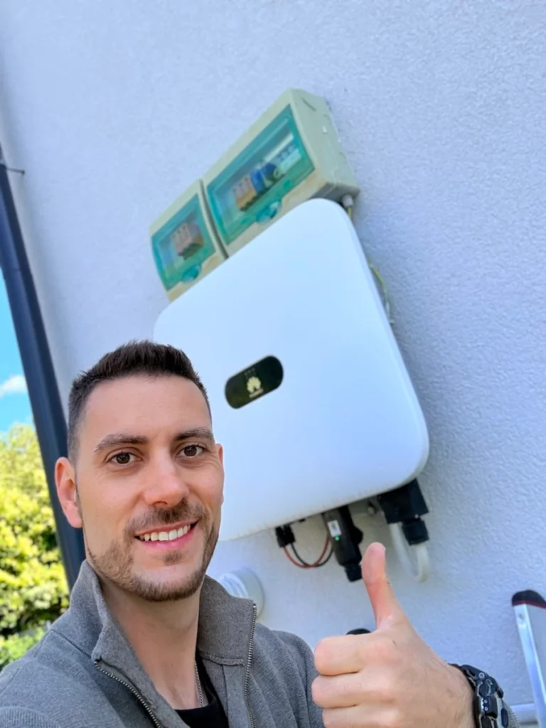 napelem rendszer telepítés tetőn budapest villanyszerelő kivitelezés közben