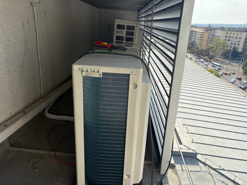 szerver klíma telepítése, 40m cső hossz, Dainkin Perfera.
